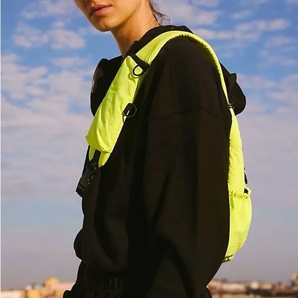 NWT Renegade Sling Bag - Picture 7 of 8